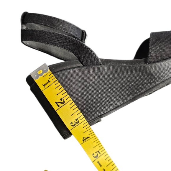 CROCS Womens Leigh ll Ankle Strap Wedge Sandals, Black, Size 7 - Picture 11 of 11